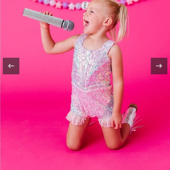 NWT sold out unopened Bums & Roses Taylor swift Halloween costume size 7/8 - Picture 2 of 3